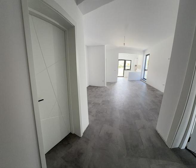 Casă cu 4 camere în Gârlești