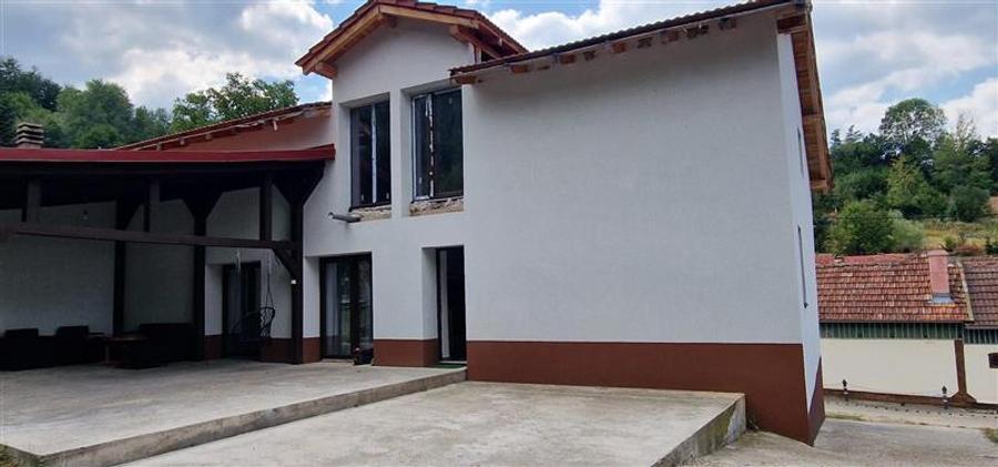 Casă cu 4 camere cu Canalizare în Văliug