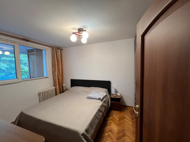 Apartament cu 2 camere semidecomandat, mobilat în Iancului