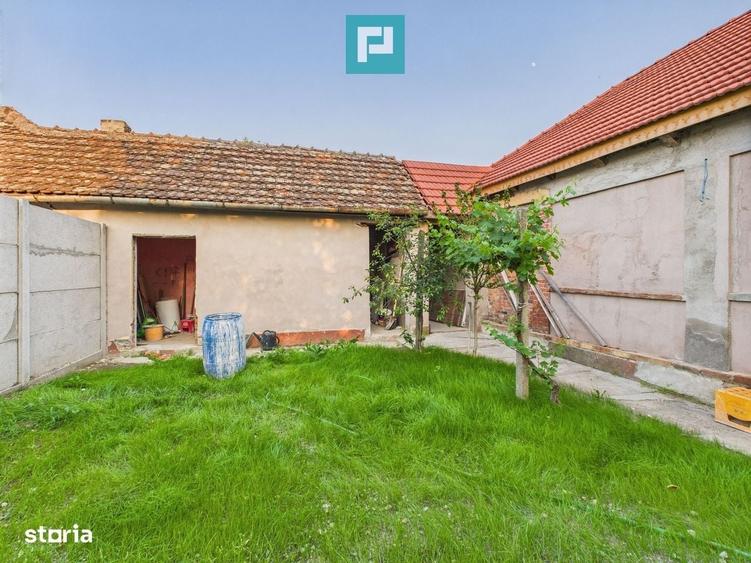 Casă cu 3 camere decomandat în Central