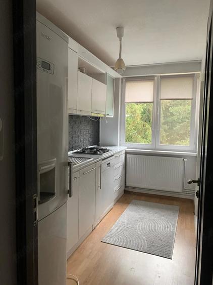 Apartament cu 2 camere semidecomandat în 7 Noiembrie