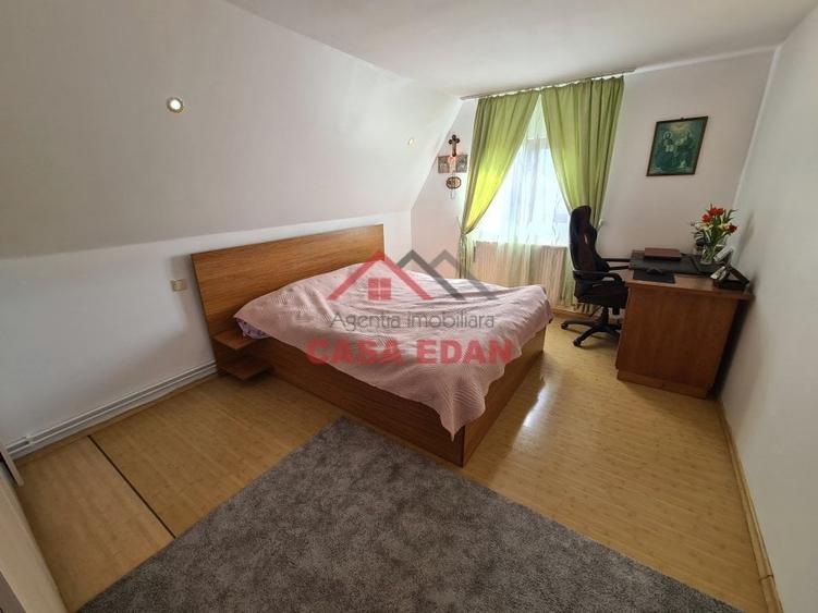 Casă individuală cu 5 camere cu Canalizare în Central