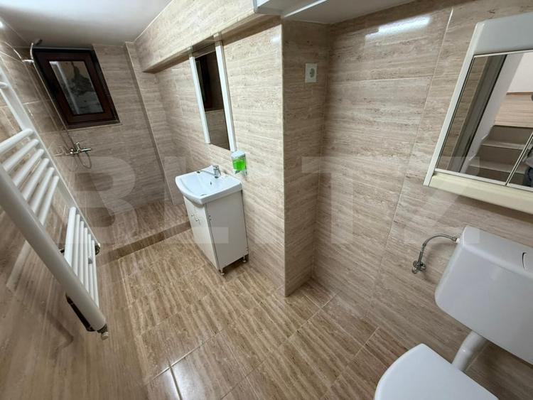 Birou, de 41 mp, în Central