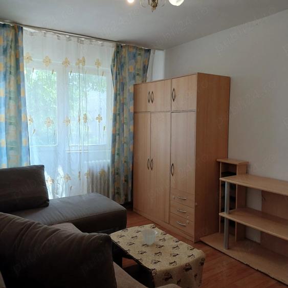 Apartament cu 2 camere semidecomandat în Vintere