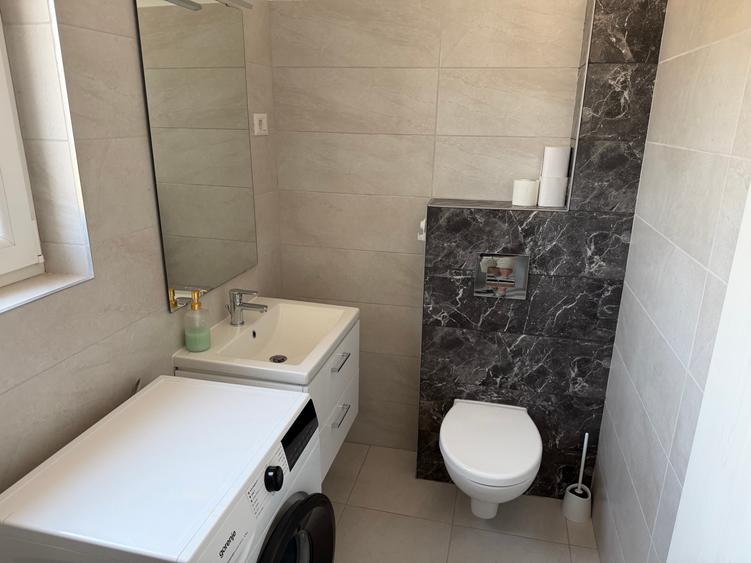 Apartament cu 2 camere semidecomandat în Berceni