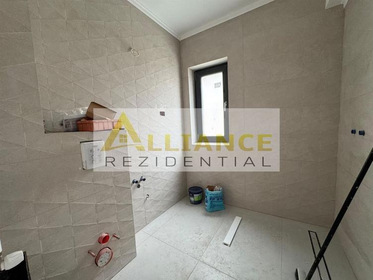 Duplex cu 4 camere decomandat cu Canalizare în Central