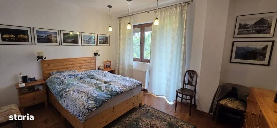 Casă cu 4 camere în Ostratu