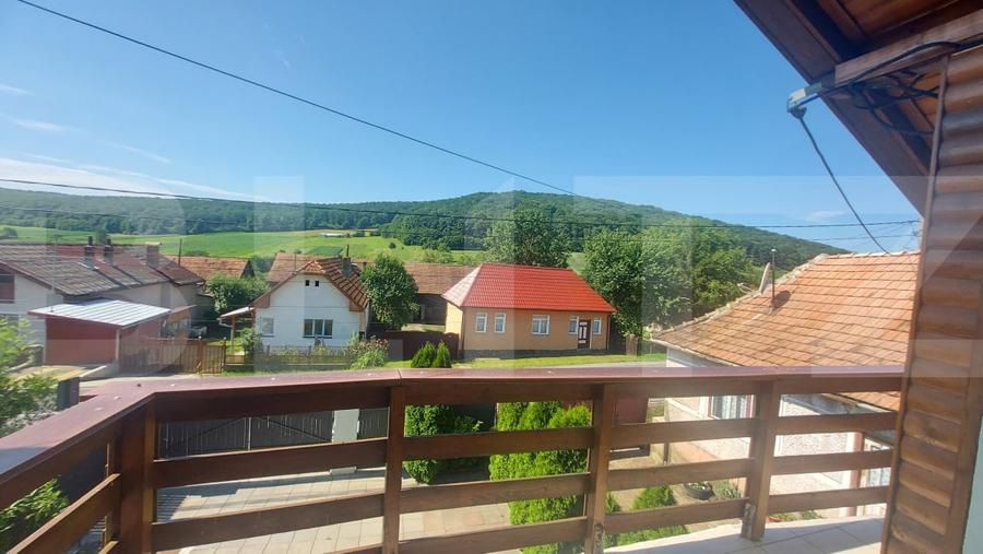 Casă individuală cu 5 camere cu Teren 4427 Mp în Vâlcele