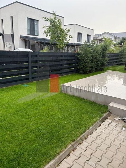 Casă individuală cu 5 camere cu Canalizare în Central
