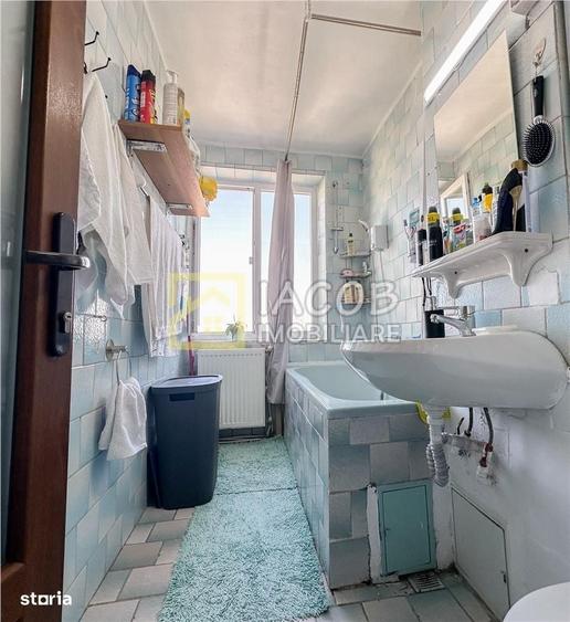 Apartament cu 2 camere decomandat în Cornișa