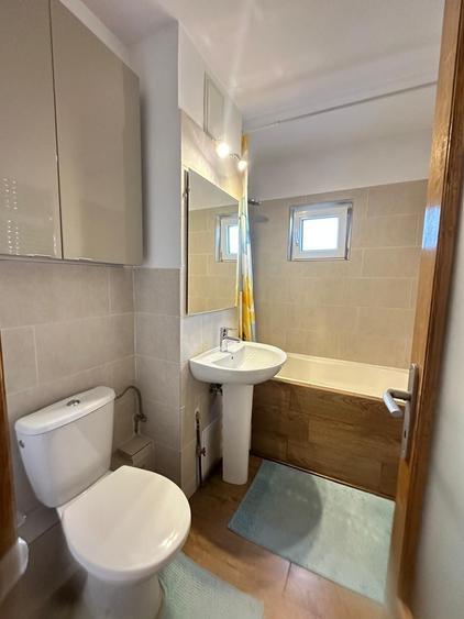 Apartament cu 3 camere decomandat în Lunei