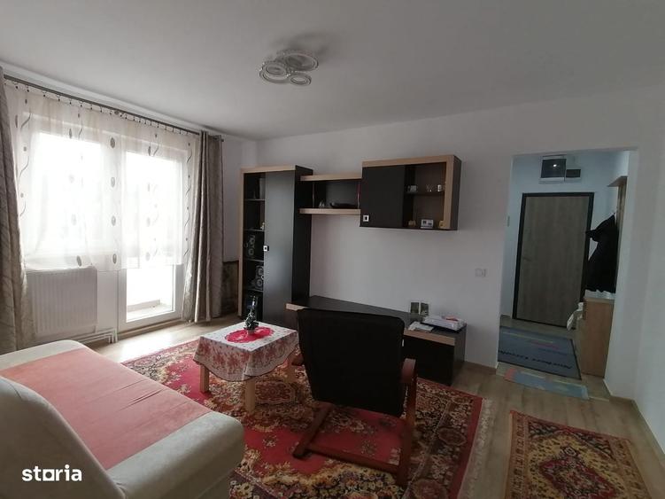 Apartament cu 2 camere semidecomandat în Vitrometan