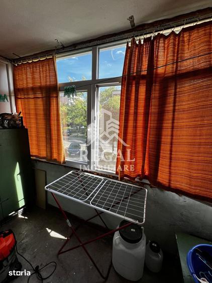 Apartament cu 2 camere semidecomandat, mobilat în Central
