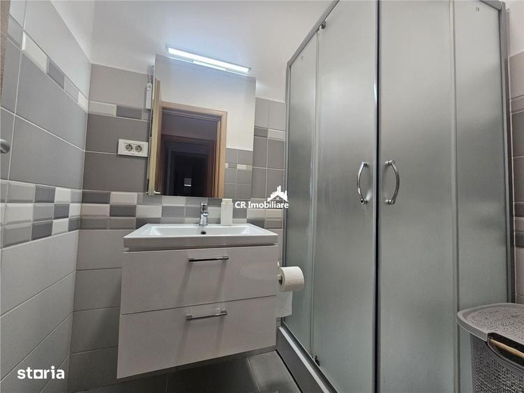 Apartament cu 3 camere semidecomandat în Central