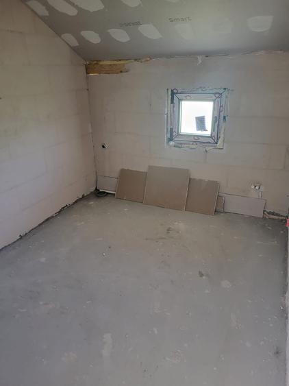 Casă individuală cu 5 camere cu Teren 200 Mp în Lumina