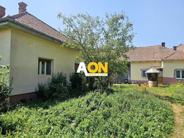 Casă individuală cu 5 camere cu Canalizare în Periferie