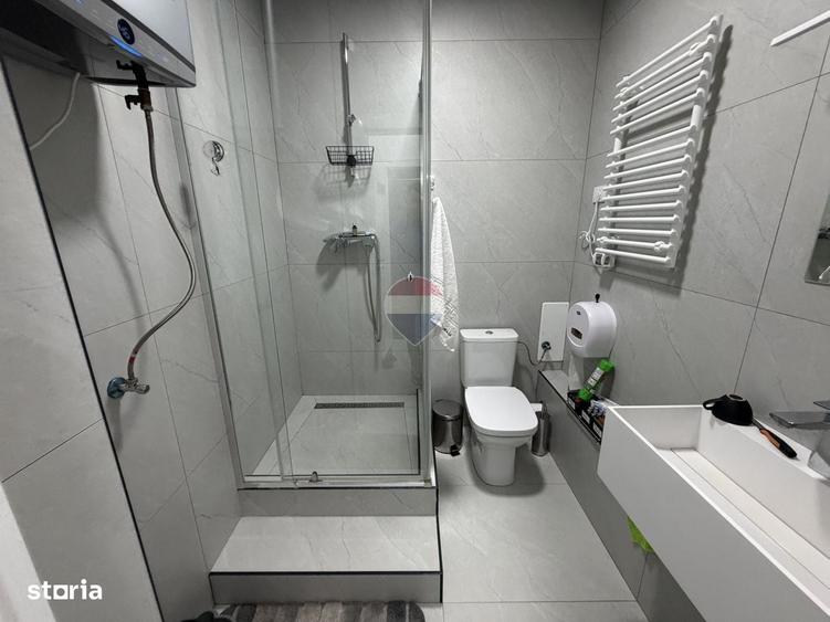 Spațiu comercial, de 80 mp, în Central