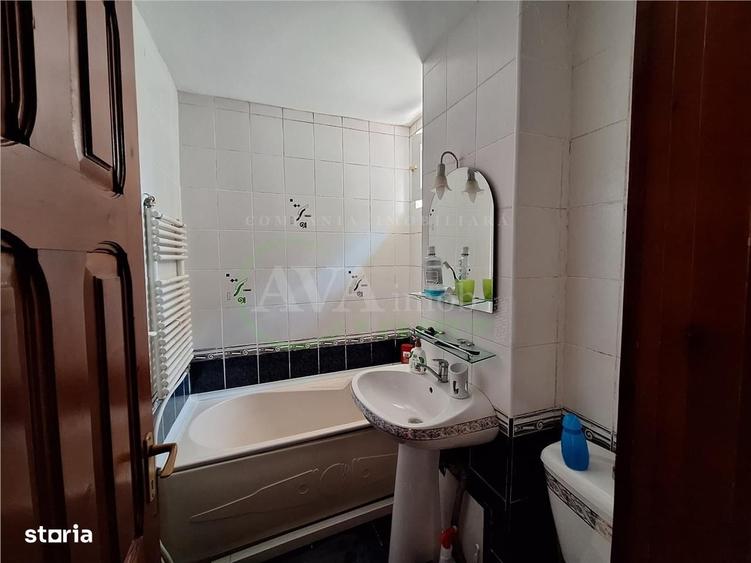 Apartament cu 3 camere semidecomandat în Banca Națională