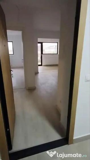 Apartament cu 2 camere semidecomandat în Titan
