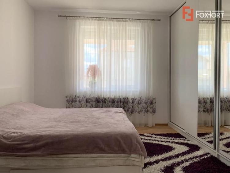 Duplex cu 5 camere cu Canalizare în Săcălaz