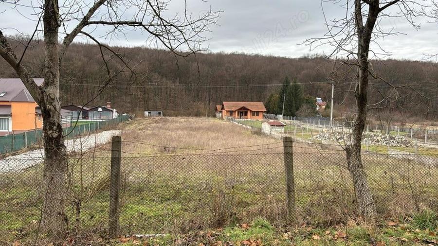 Teren de 3258 mp, în Hidiș