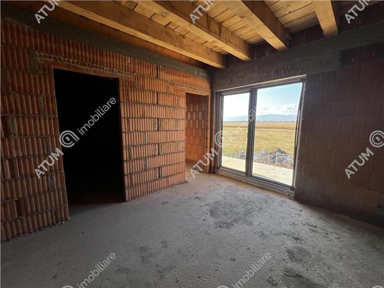 Duplex cu 4 camere cu Canalizare în Șura Mică