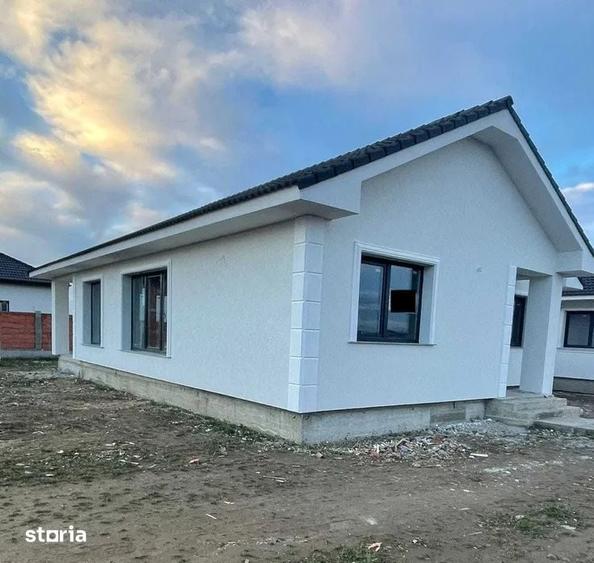 Casă cu 4 camere cu Teren 500 Mp în Oșorhei