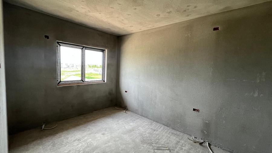Duplex cu 4 camere cu Canalizare în Moșnița Veche