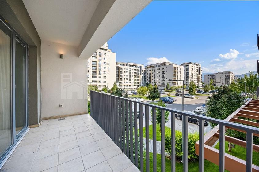 Apartament cu 2 camere semidecomandat, mobilat în Tractorul