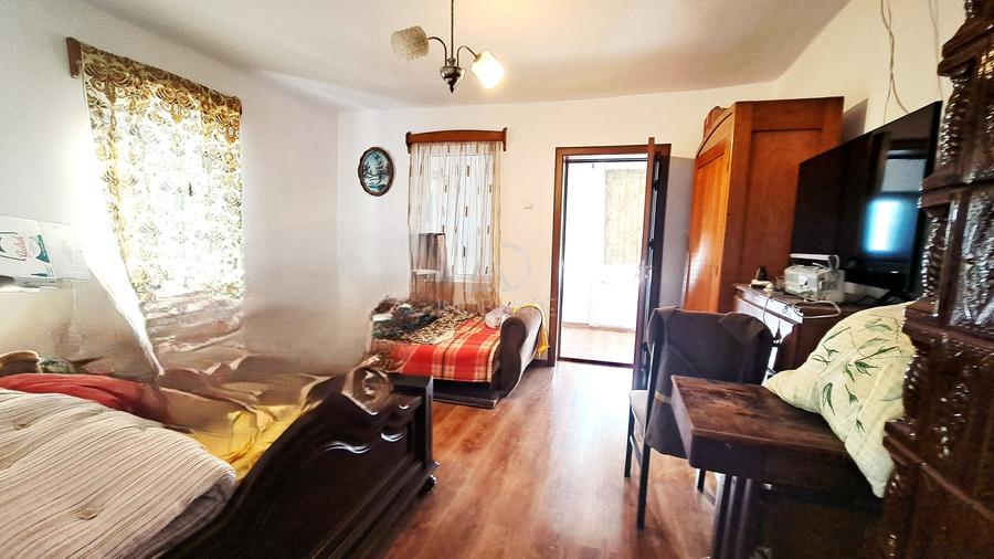 Casă individuală cu 3 camere cu Canalizare în Central