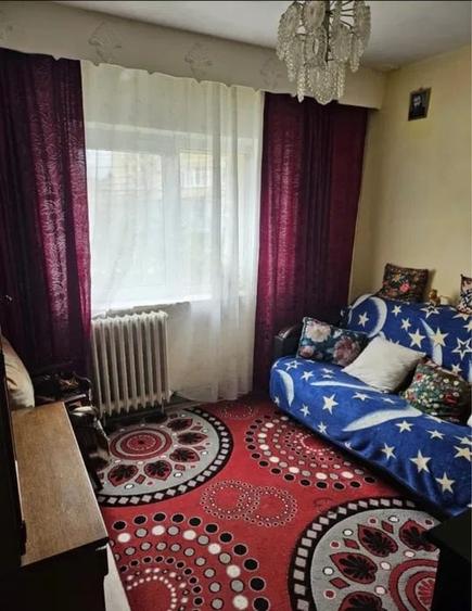 Apartament cu 4 camere decomandat în Grigorescu