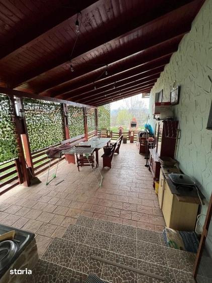 Casă cu 4 camere cu Teren 1300 Mp în Groși