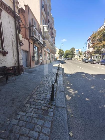 Casă individuală cu 4 camere cu Canalizare în Central