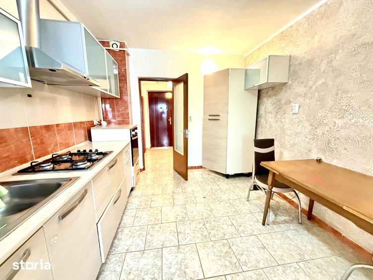 Apartament cu 2 camere decomandat în Banca Națională