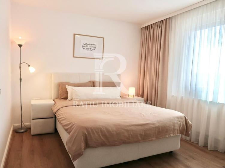 Apartament cu 3 camere semidecomandat, mobilat în Sud