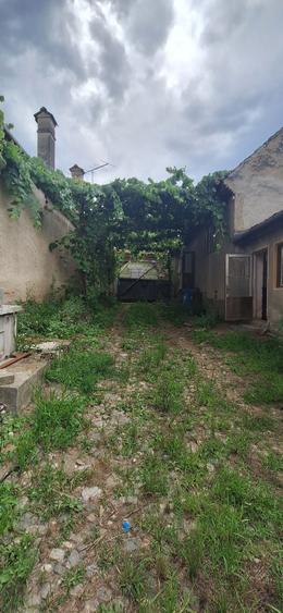 Casă cu 3 camere în Sângătin