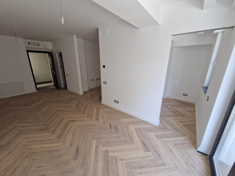 Garsonieră decomandată în Pipera
