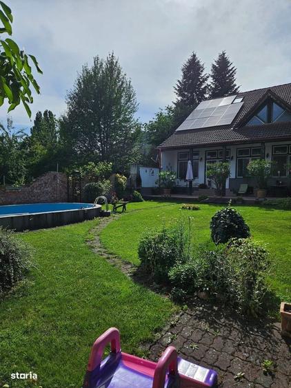 Casă cu 4 camere cu Teren 700 Mp în Central
