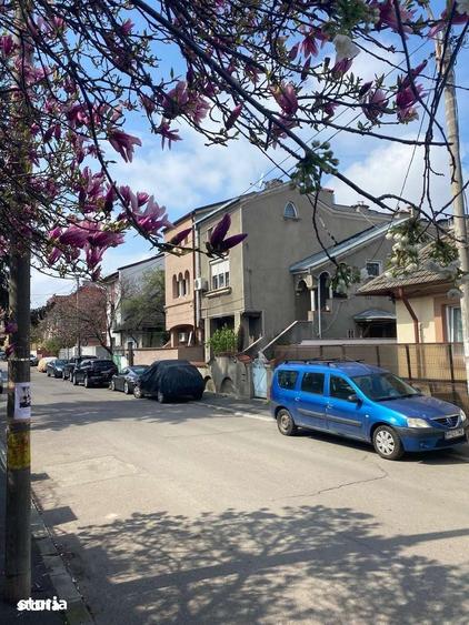 Apartament cu 3 camere în Decebal