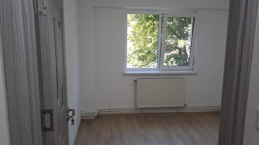 Apartament cu 2 camere semidecomandat în Viziru 3