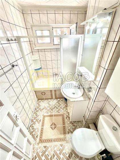 Apartament cu 2 camere semidecomandat, mobilat în Cornișa