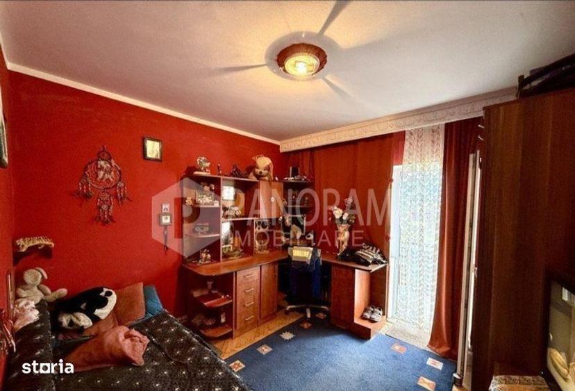 Apartament cu 4 camere în Micro 17