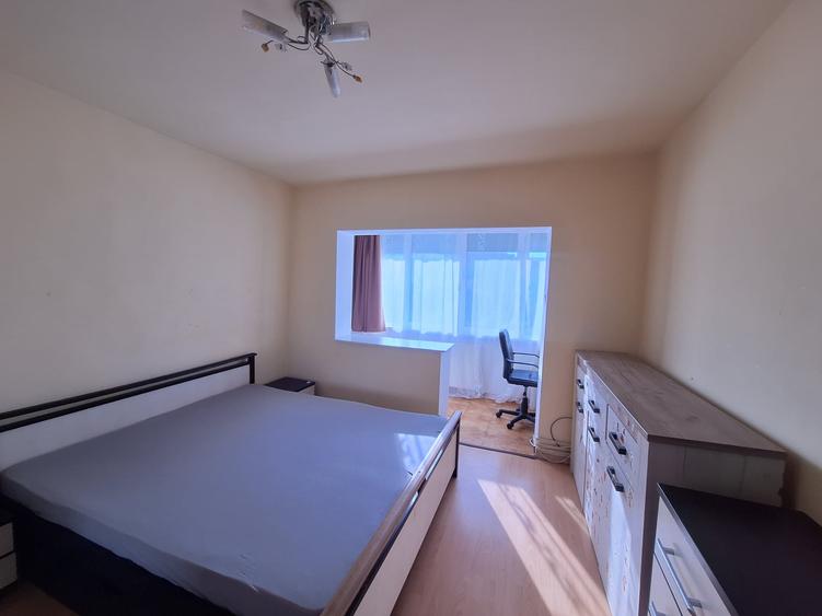 Apartament cu 3 camere decomandat, mobilat în Lipovei