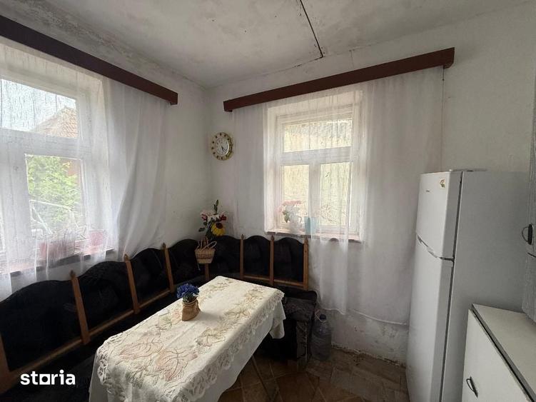 Casă cu 2 camere cu Teren 1100 Mp în Totoi