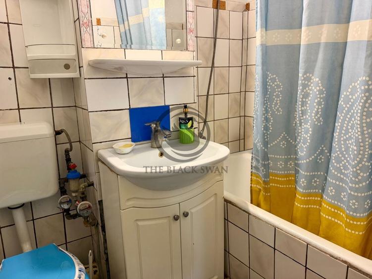 Apartament cu 2 camere semidecomandat, mobilat în Malu Roșu