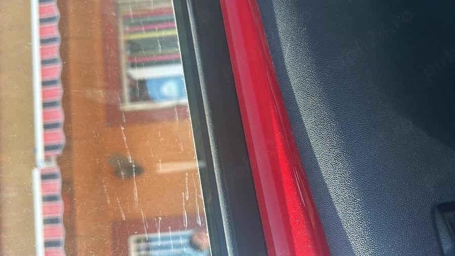 Casă cu Teren 2000 Mp în Izvoru