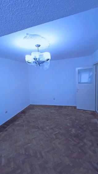 Apartament cu 2 camere decomandat în CET