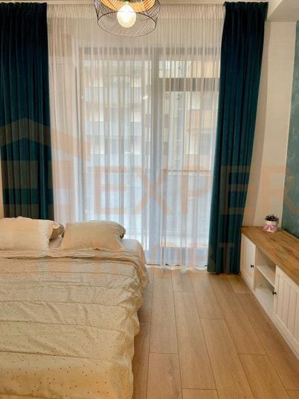 Apartament cu 3 camere semidecomandat, mobilat în Mamaia-Sat
