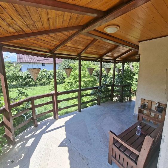 Casă cu Teren 1300 Mp în Bran
