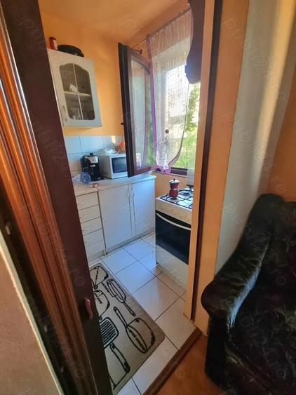 Apartament cu 2 camere nedecomandat în Lipova